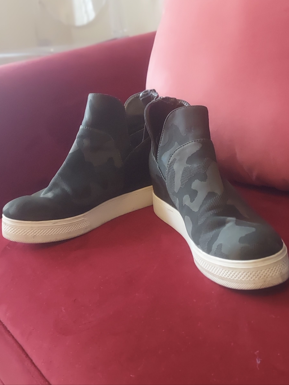 Steve Madden Zipper Camouflage Hi Top Slip-On Sneakers  Olive/khaki 8.5 Ladies